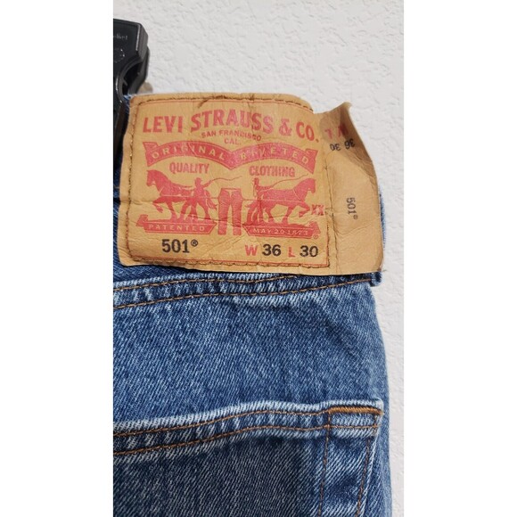 Levi's 501 Jeans Mens 90's Light Blue Button Fly Denim Size 36x30 - Picture 7 of 7